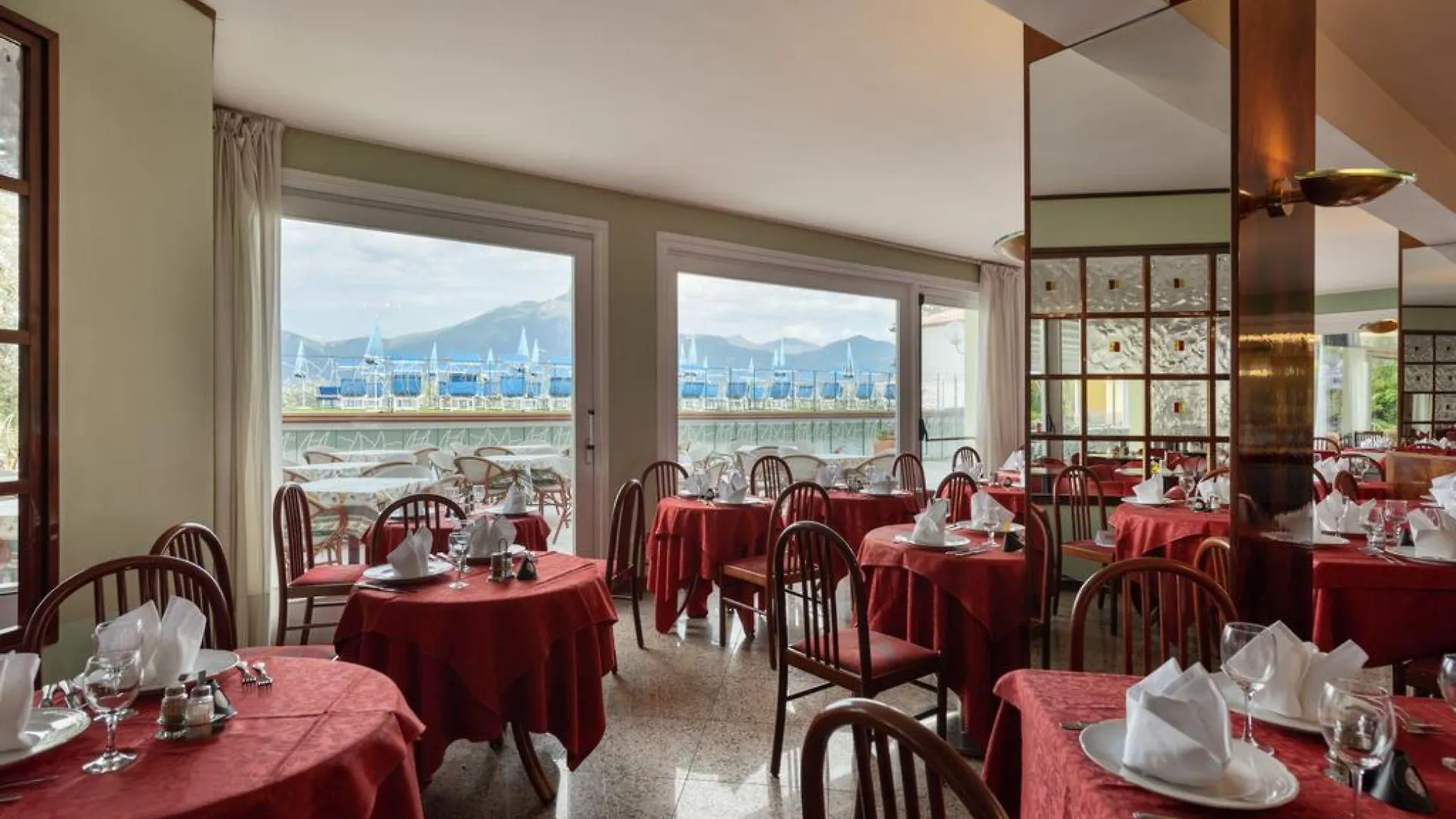 Hotel Internazionale Torri Del Benaco